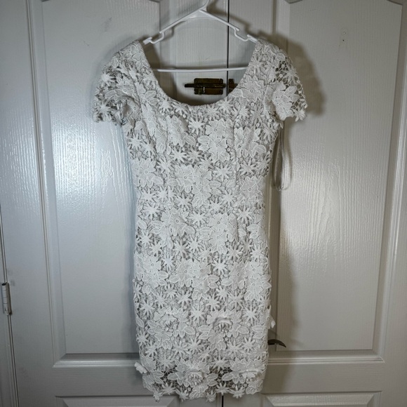 Lilly Pulitzer Marta Resort White Truly Floral Elegant Lace Dress - Picture 2 of 7